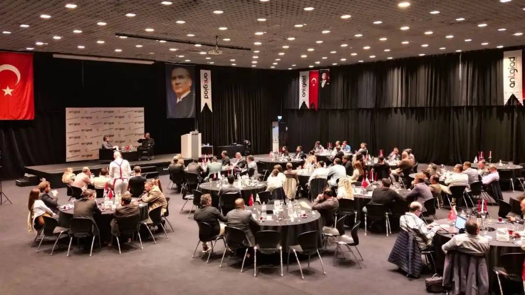 Antalya’da İş Dünyası Buluşması: ANTGİAD Toplantısında Girişimcilik Dersi 1